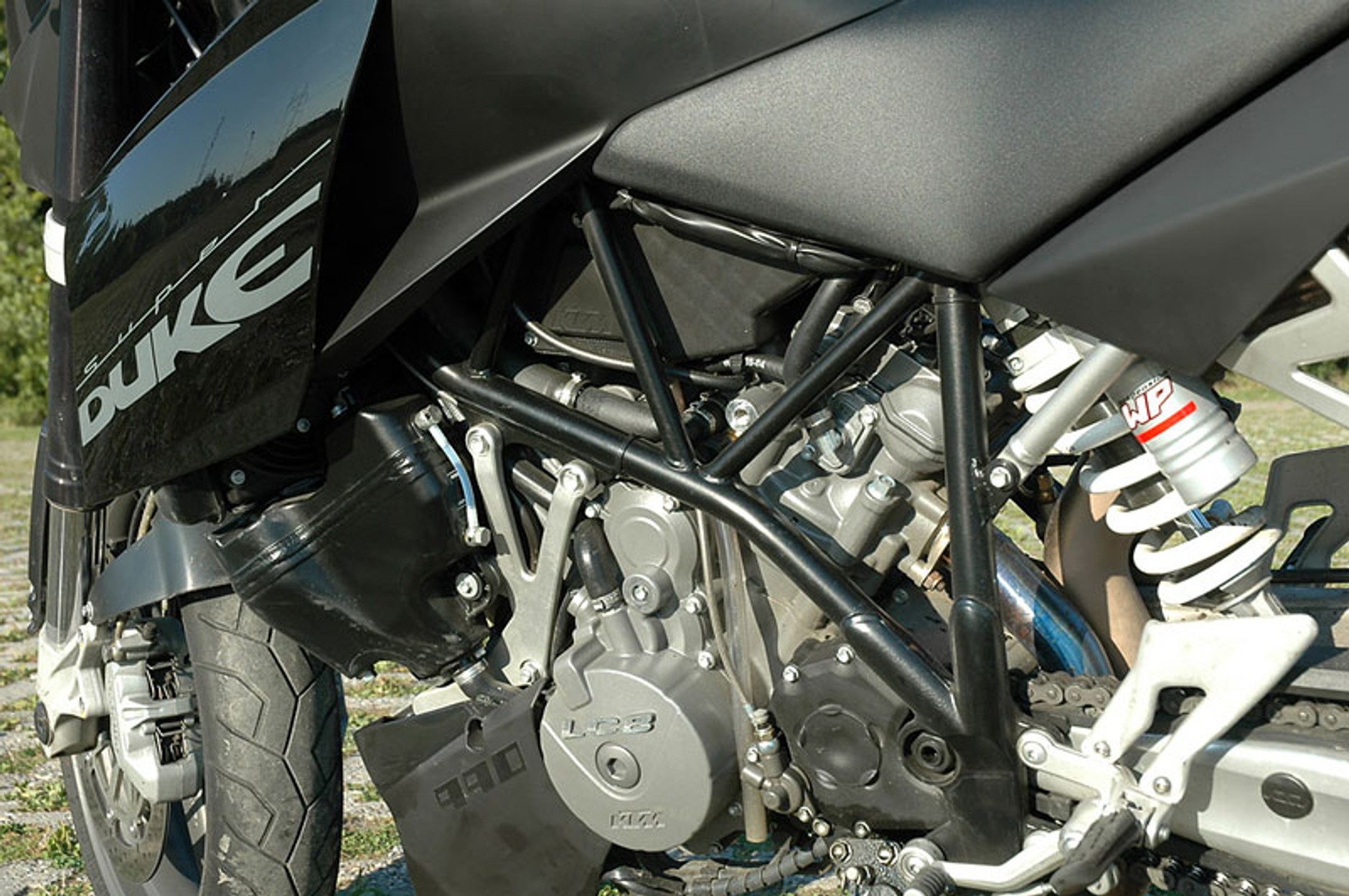 KTM 990 SuperDuke vs. Yamaha FZ1 (test porównawczy)