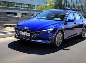 Nowy Hyundai Elantra – egzotyczny sedan z Korei
