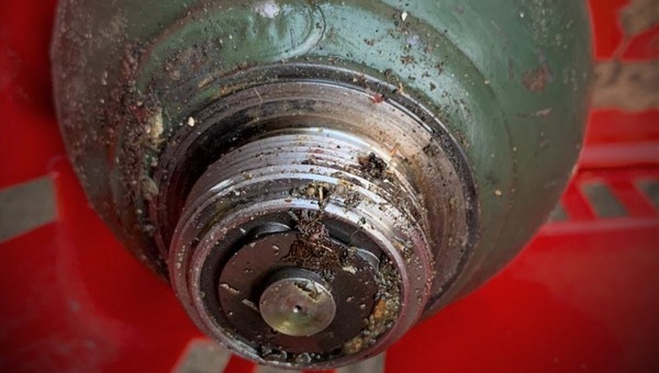 Przyniósł część od Citroena na komendę. Efekt: ewakuowano budynek, zamknięto ulicę!