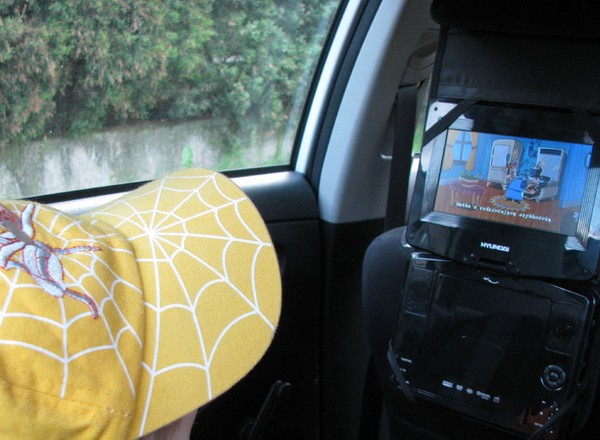 DVD w aucie. Czyli - Gdy w podróży dzieci się nudzą...