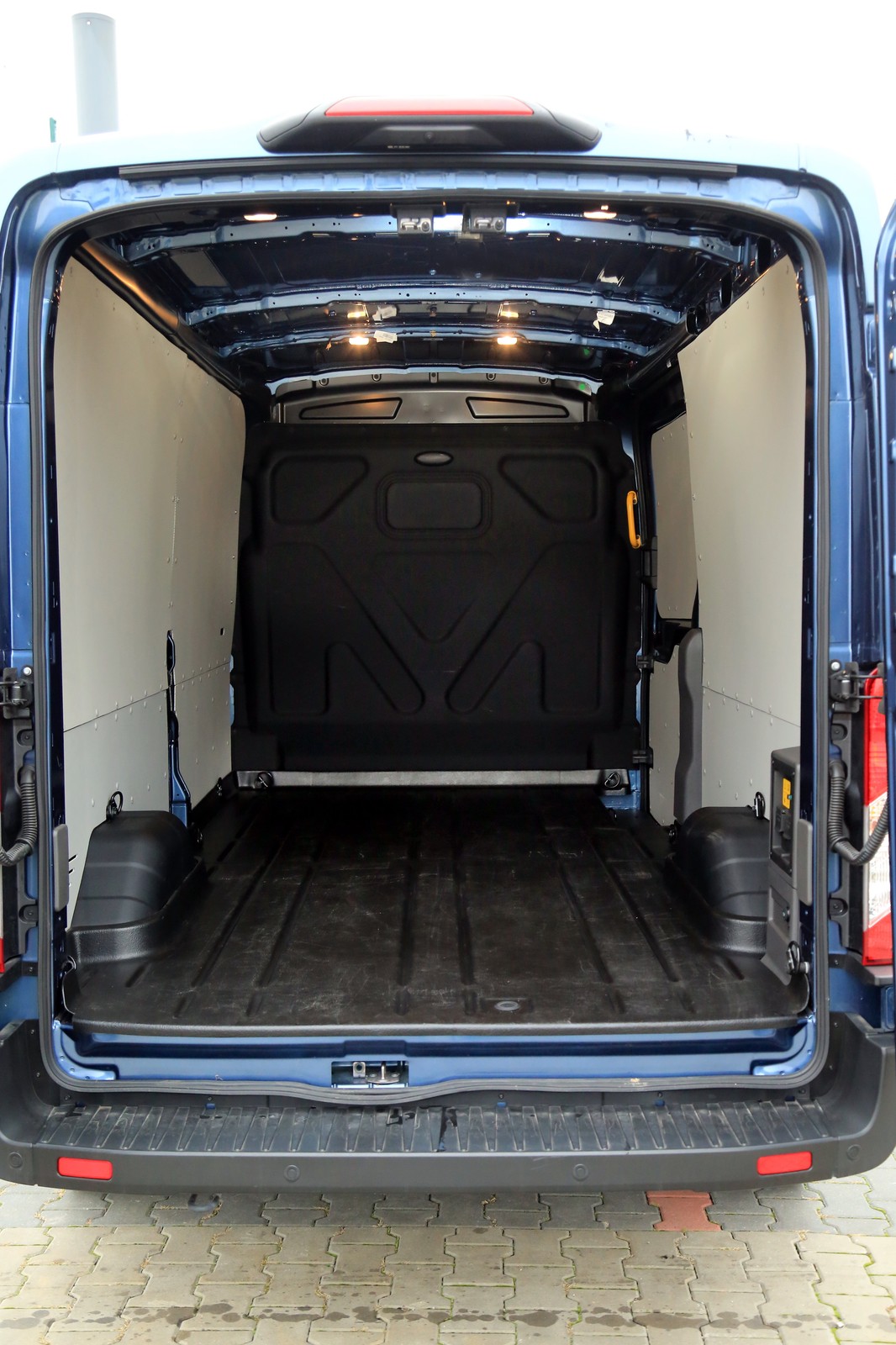 Ford E-Transit Van 67 kWh L3H2