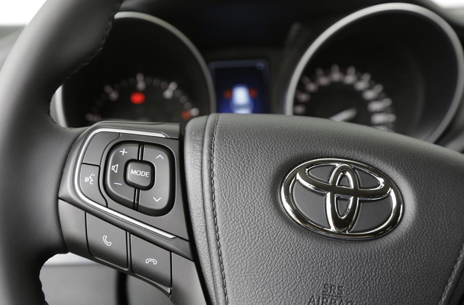 Toyota Avensis po liftingu - nie odstaje od konkurentów