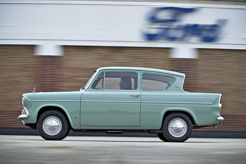 Ford
Anglia 105E