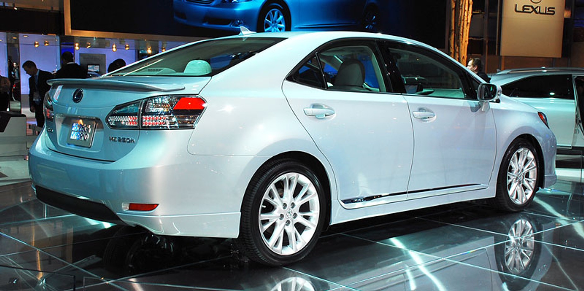 Detroit 2009: Lexus HS 250h – hybrydowy sedan dla Japonii i USA