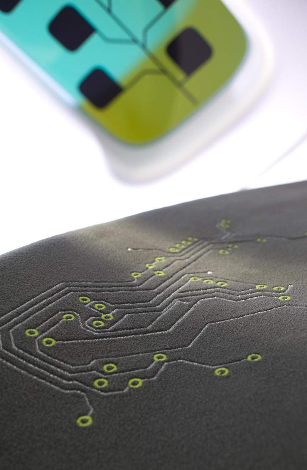 Paryż 2008: niezwykły Renault Z.E. Concept (fotogaleria + wideo)