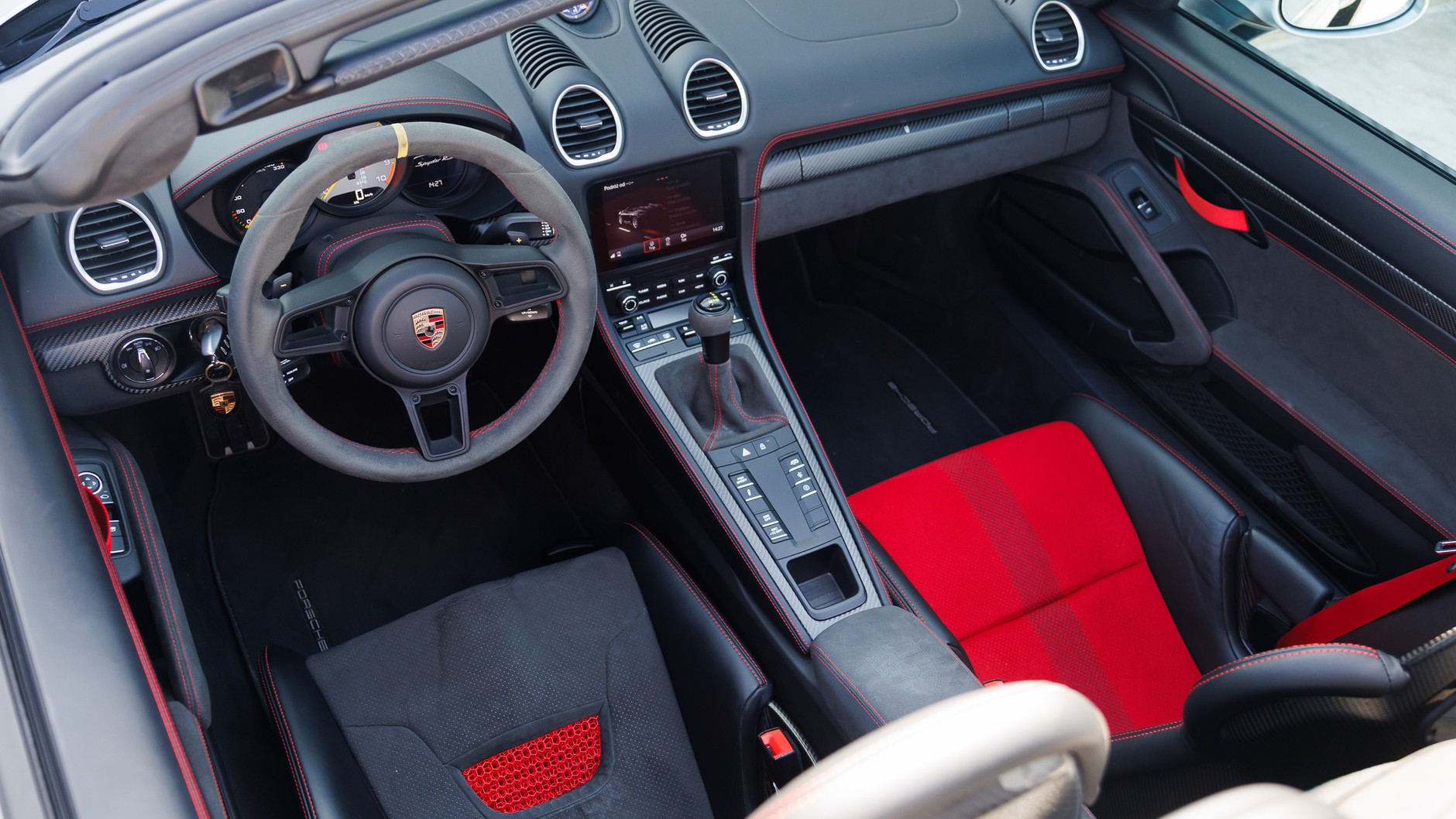 2025 porsche 718 Spyder RS