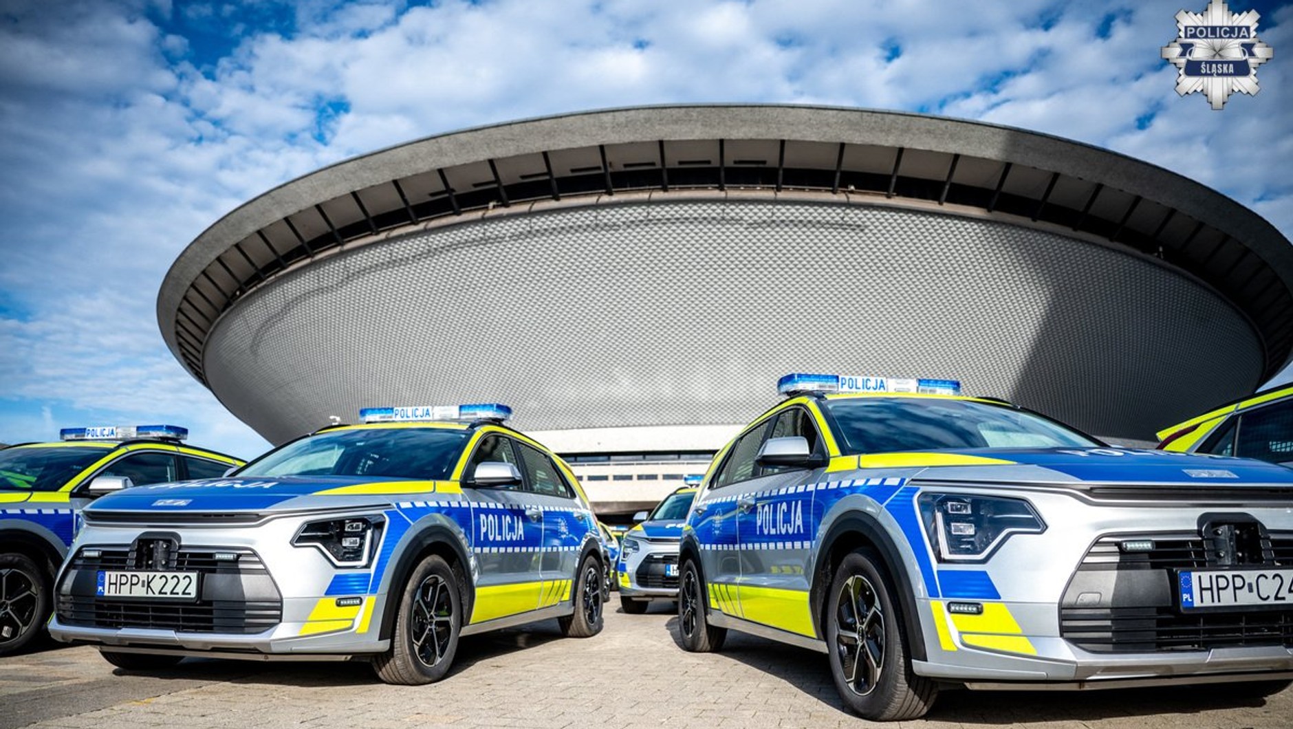 Nowe radiowozy śląskiej policji. To hybrydowe Kie Niro