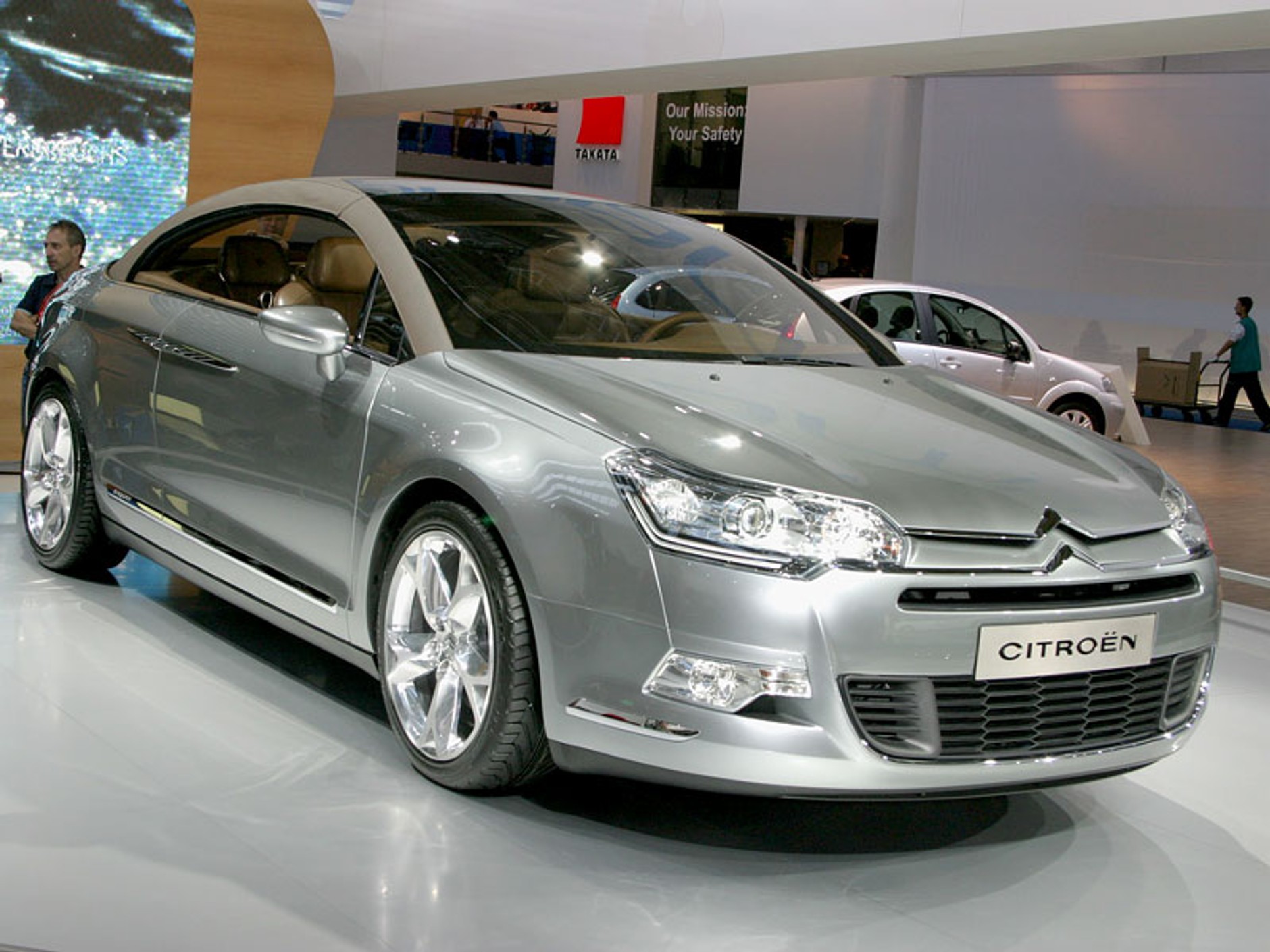 Nowy Citroen C5 zostanie zaprezentowany 18. października