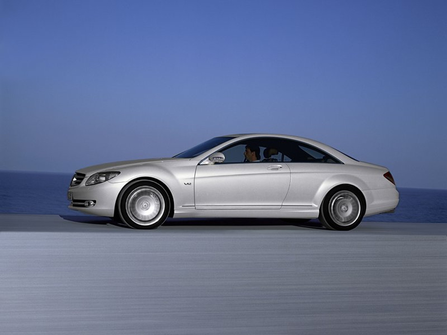 Mercedes-Benz CL: nowa generacja luksusowego coupe