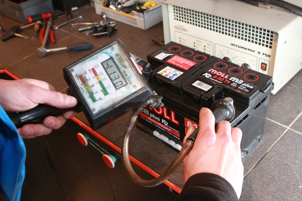 Akumulator zimą - Skuteczne sposoby na poranny rozruch