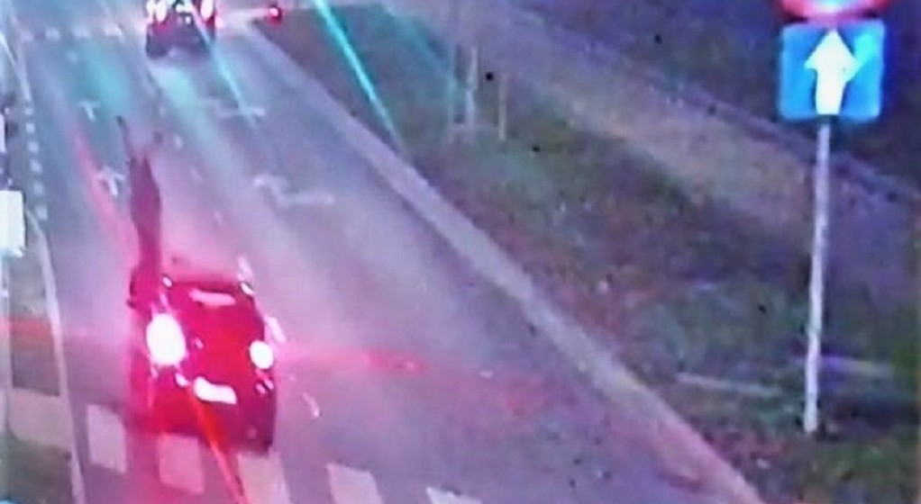 Wtargnęła na przejście dla pieszych