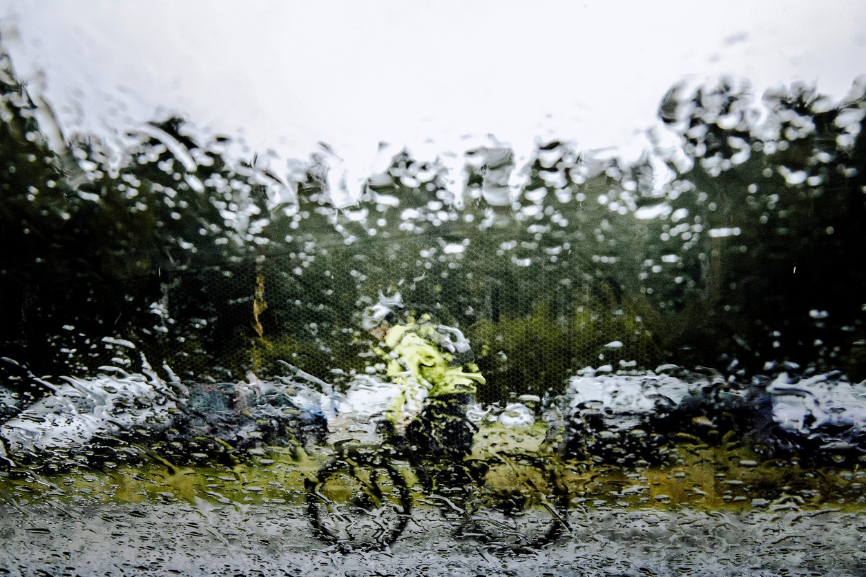 Jesienią opady deszczu są szczególnie uciążliwe dla rowerzystów, bo oprócz wilgotności często doskwiera również chłód