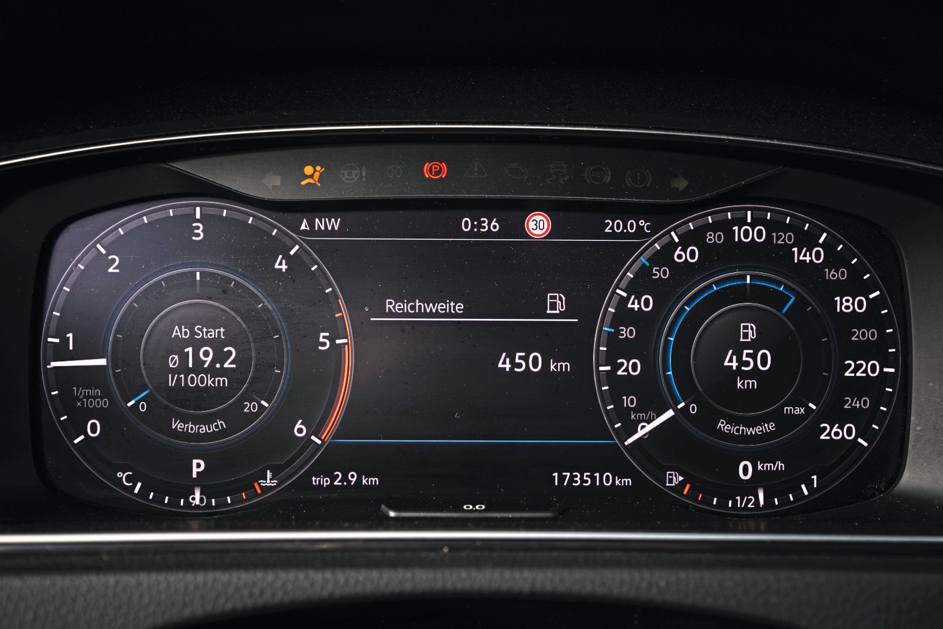 VW Golf Variant 7 –&nbsp;wirtualne zegary były w opcji, wiele flotówek ich nie ma. 