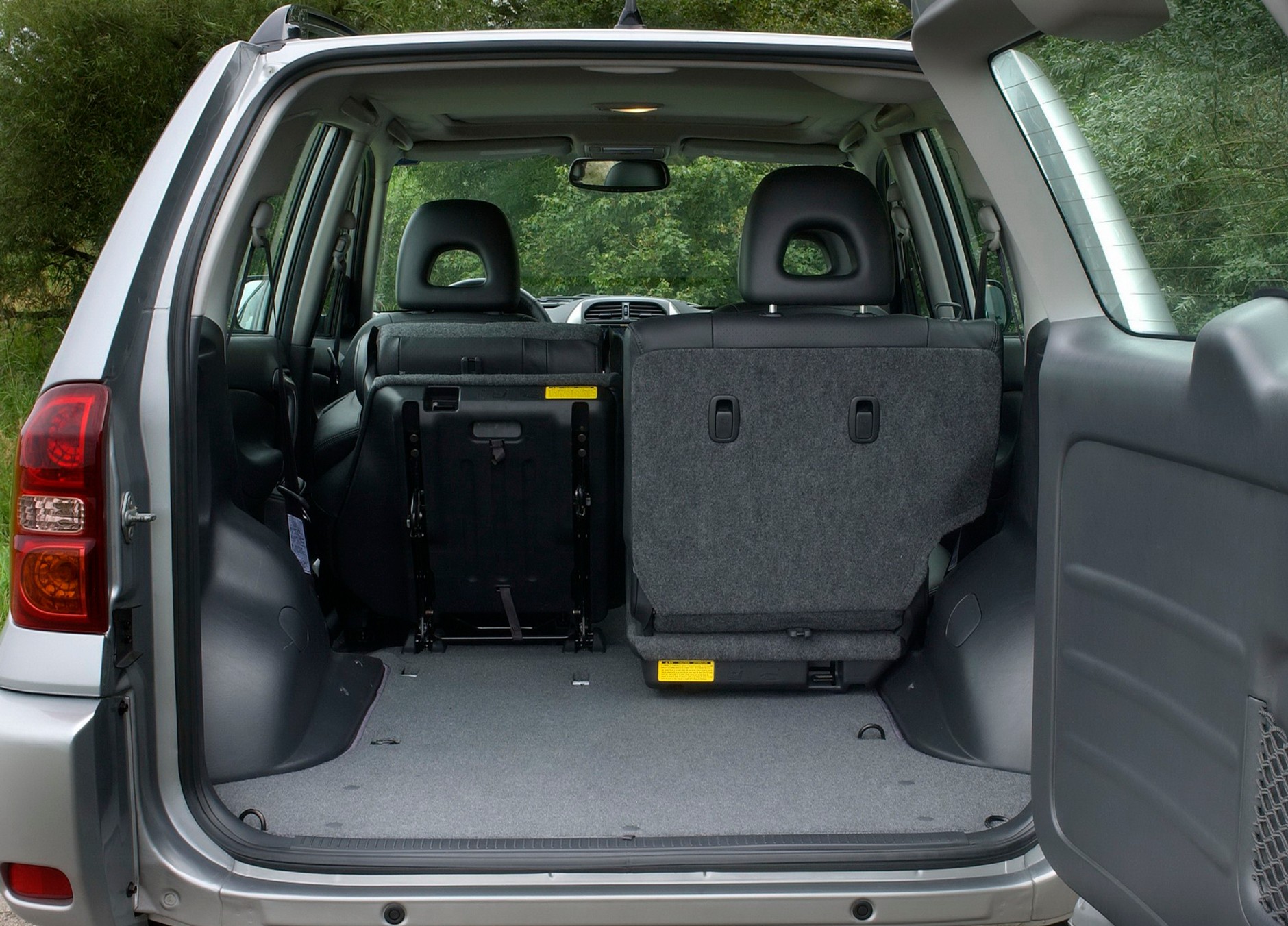 Toyota RAV4 II (2000-06) - od 15 000 zł