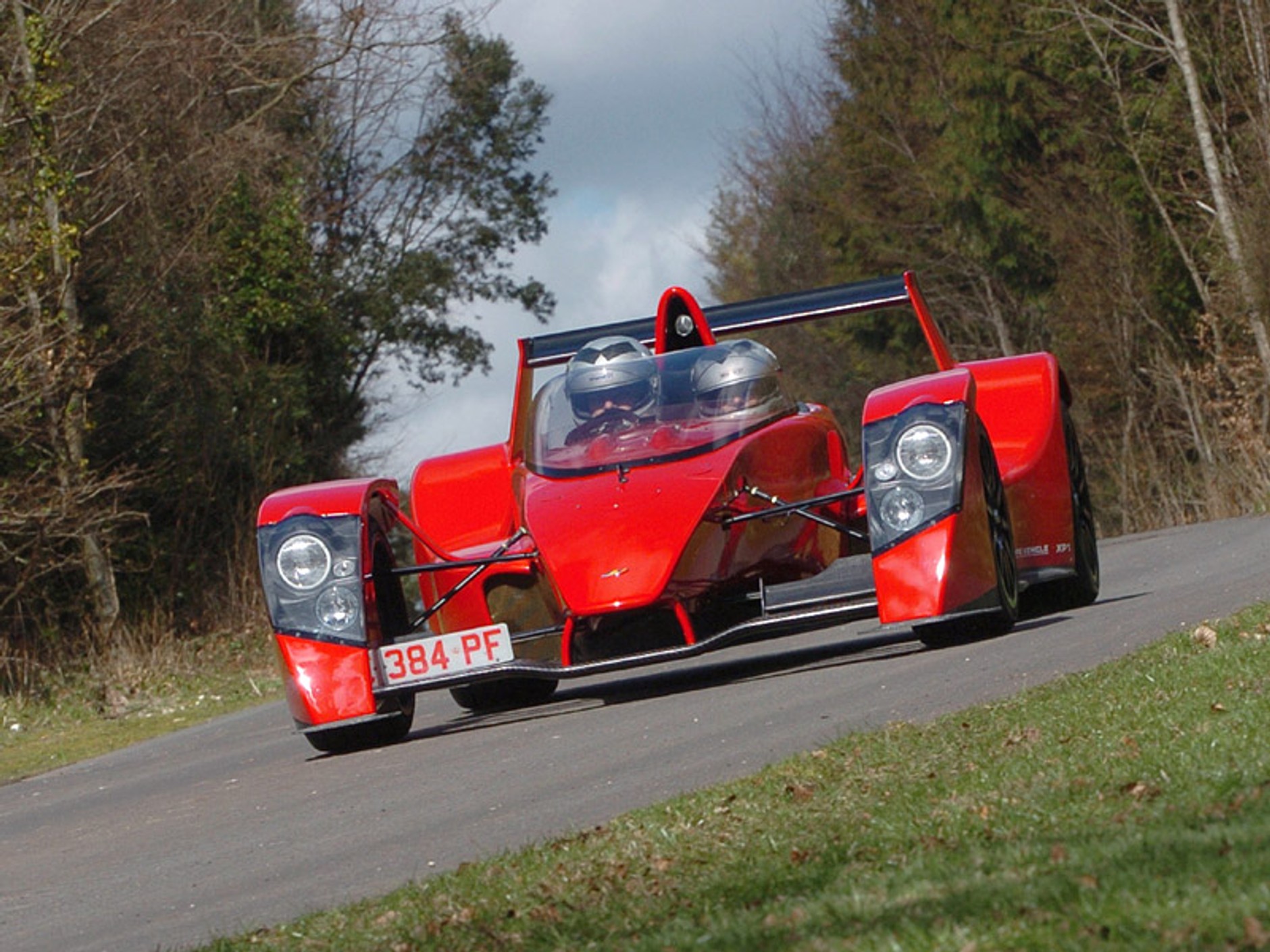 Caparo T1: auto prawie gotowe, znamy dane techniczne (+ wideo)