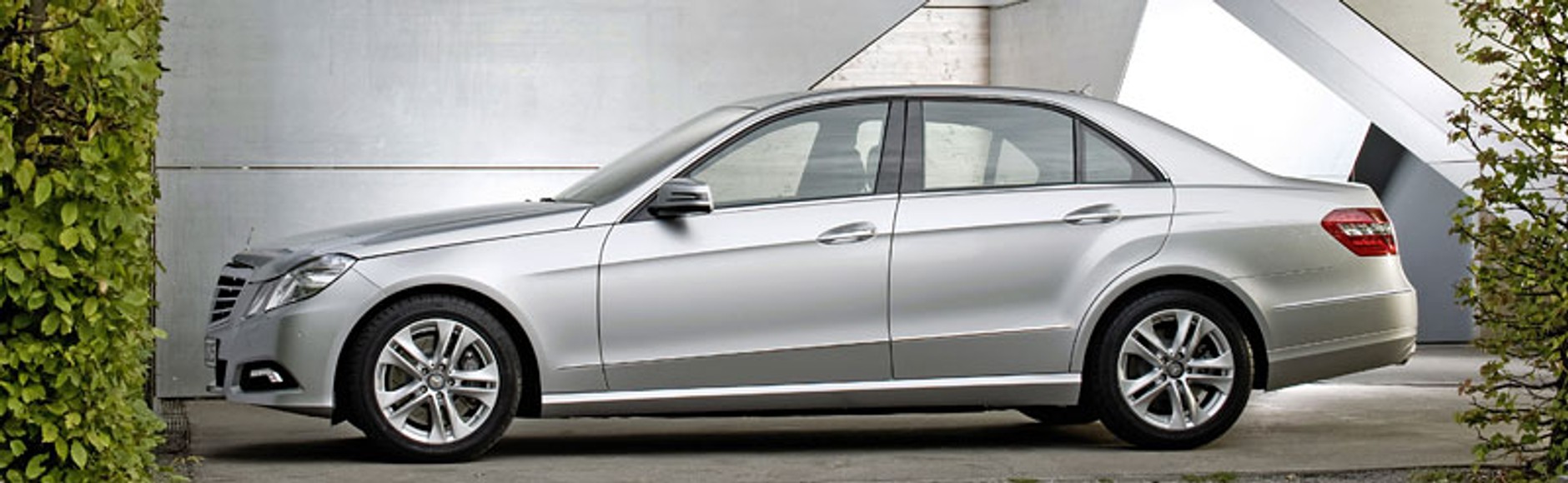 IAA Frankfurt 2009: Mercedes-Benz E - kombi nadjedzie jesienią, sedan kupiło 40 tys. osób