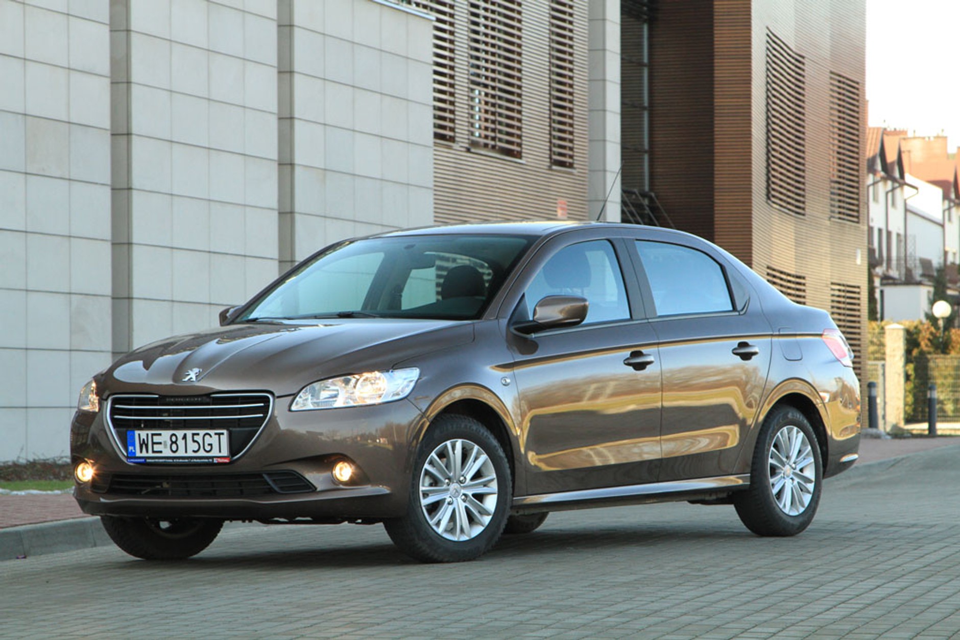 Peugeot 301 1.6 VTi LPG: test auta z fabryczną instalacją gazową