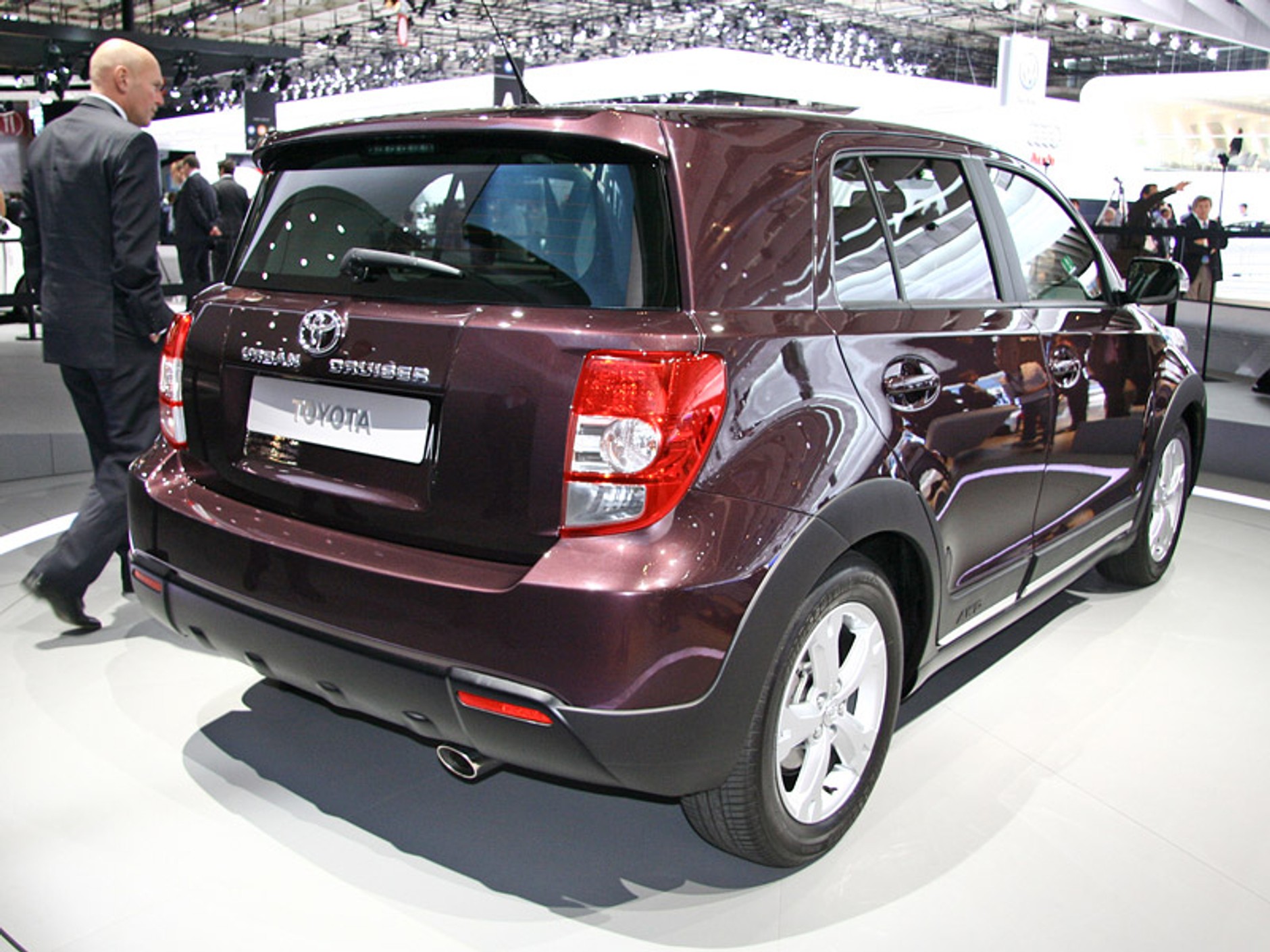 Paryż 2008: Toyota Urban Cruiser – miejski crossover z napędem 4x4 i nowym silnikiem 1,33 Dual VVT-i