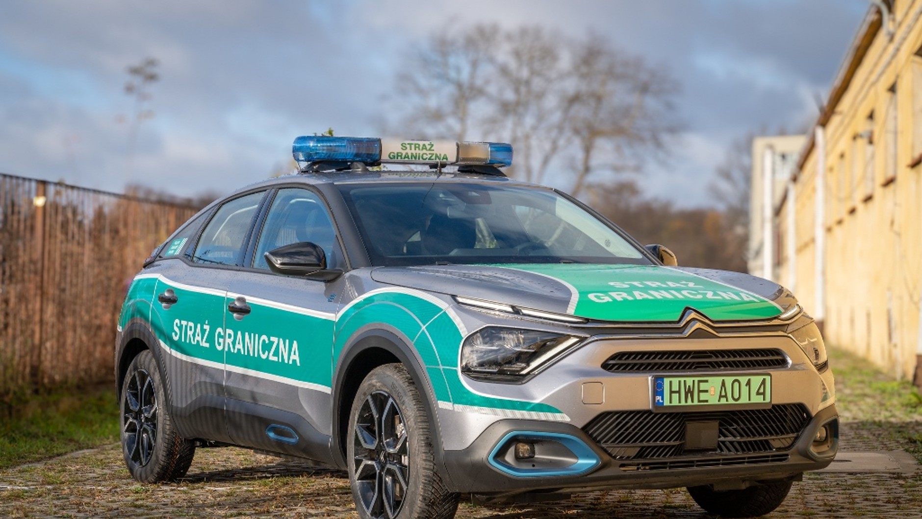 Straż Graniczna kupiła za 5,4 mln zł 27 Citroenów e-C4