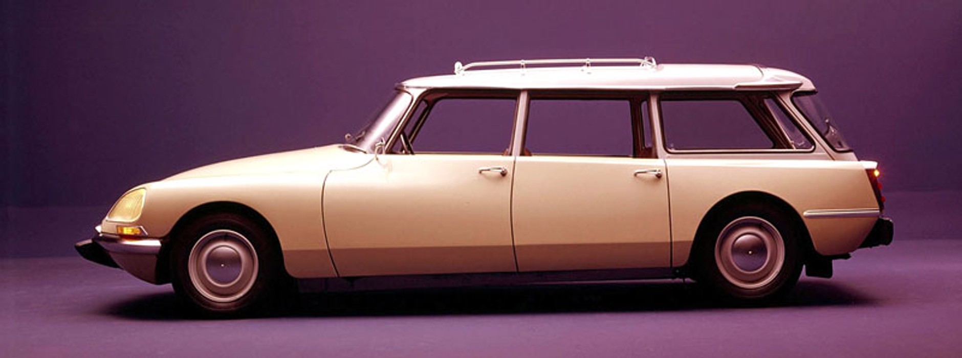 50 kultowych aut w Paradzie Zabytkowych Citroënów w Warszawie (3.10)