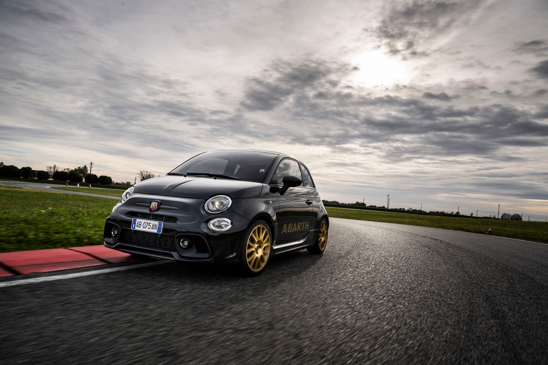 Abarth 695 75 Anniversario