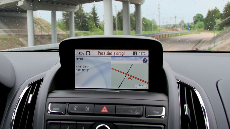 Fabryczna nawigacja – prowadzi w stronę kłopotów