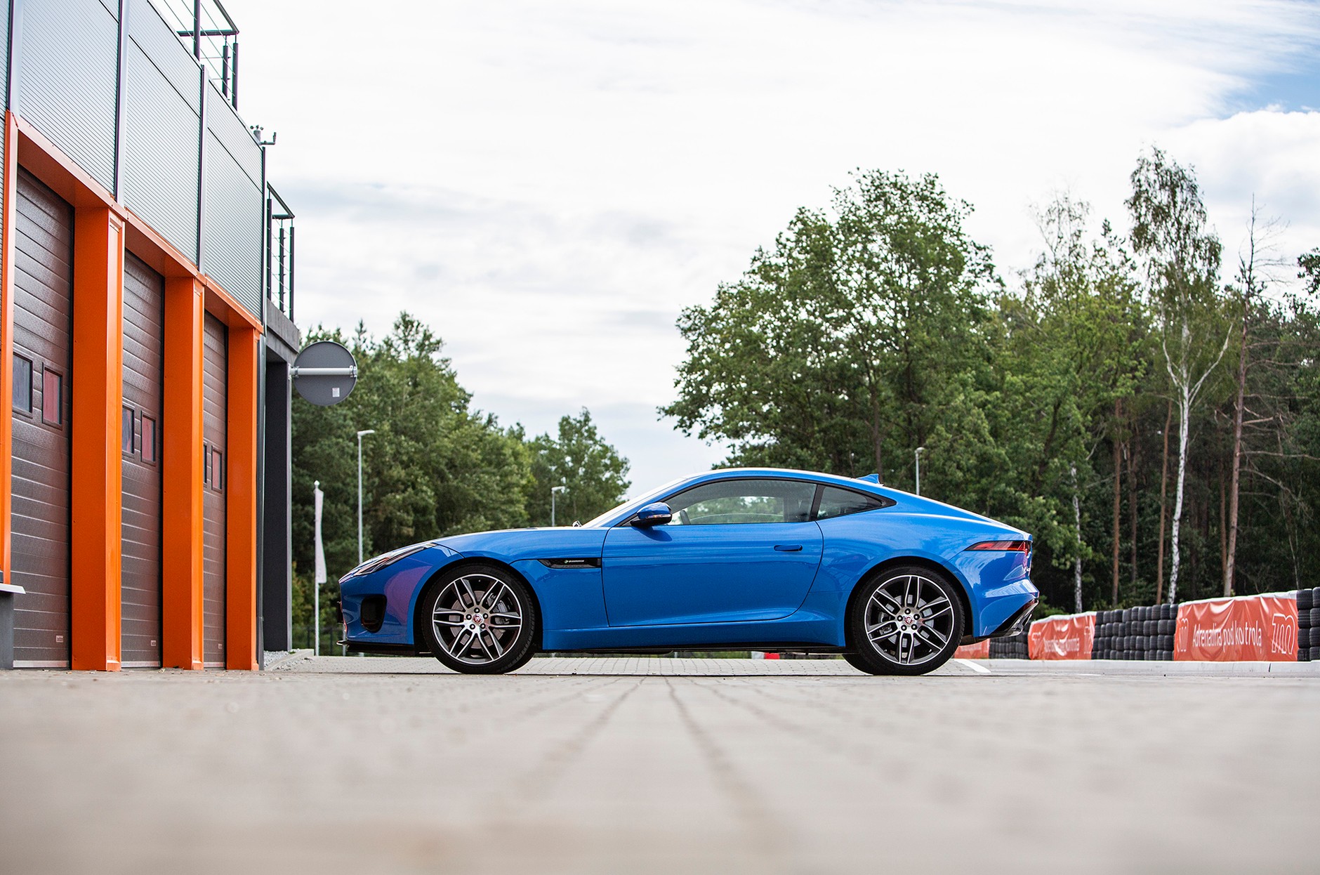 Jaguar F-Type P300 - skąd pomysł na taki silnik?