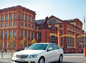 Mercedes C 180 Kompressor - Biały Mercedes zjeżdża do boksu (Test długodystansowy)