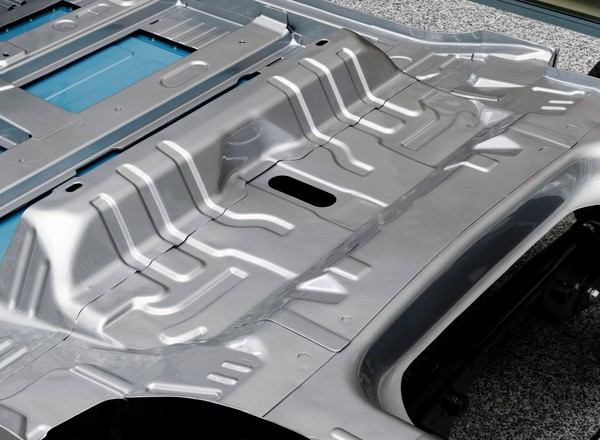 Ugaszenie elektryka nie będzie trwało dłużej niż auta spalinowego. Renault udostępnia patenty