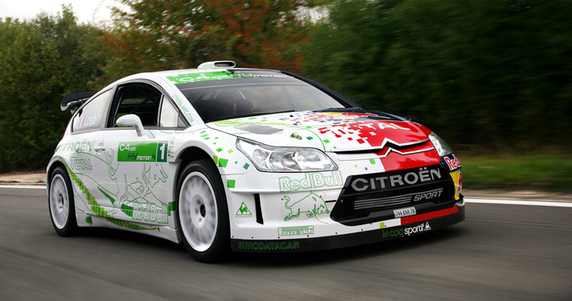 Paryż 2008: Citroën C4 WRC HYmotion4 – hybridnowy sportowiec