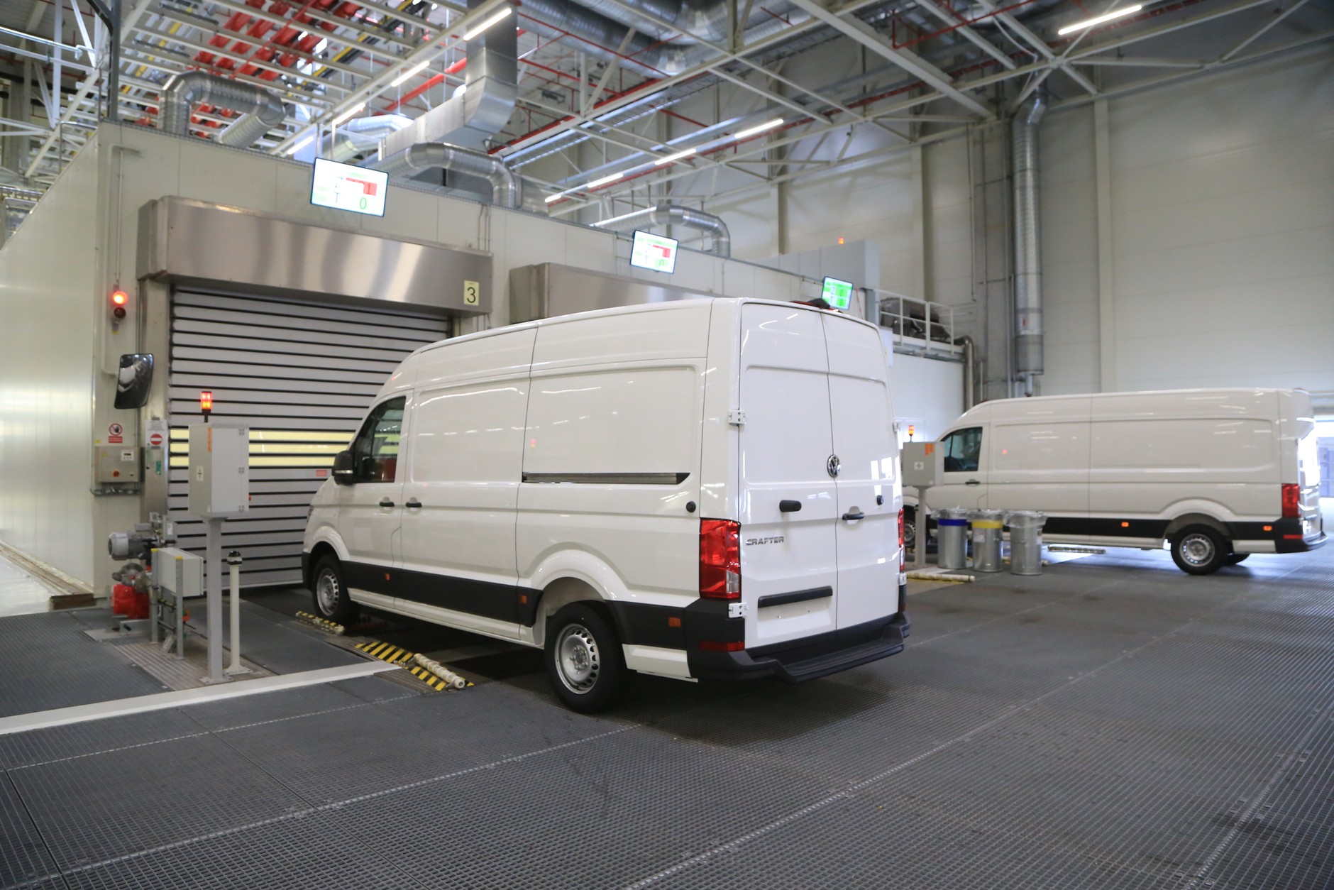 Fabryka Volkswagena we Wrześni: etapy produkcji Craftera na montażu