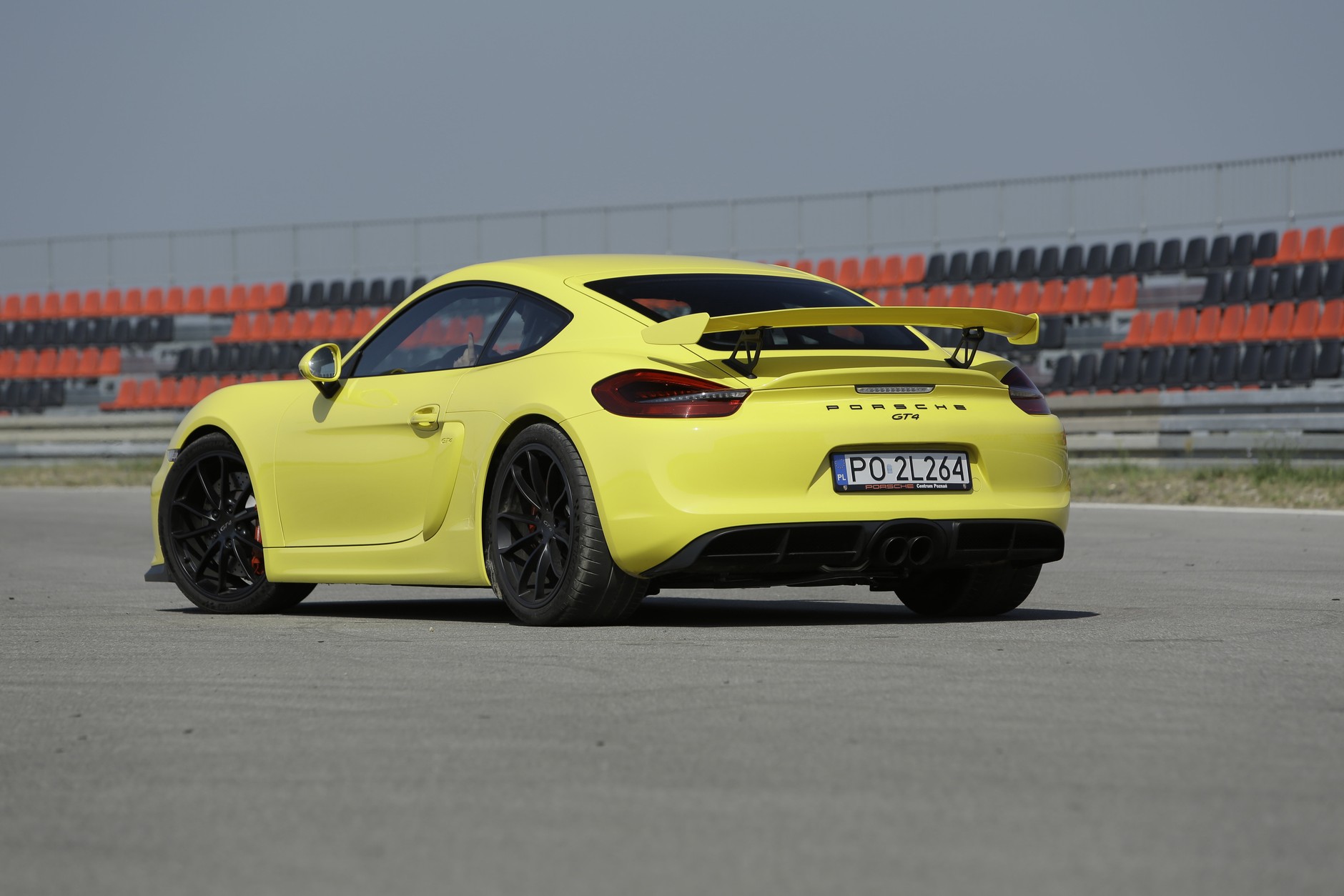Porsche Cayman GT4