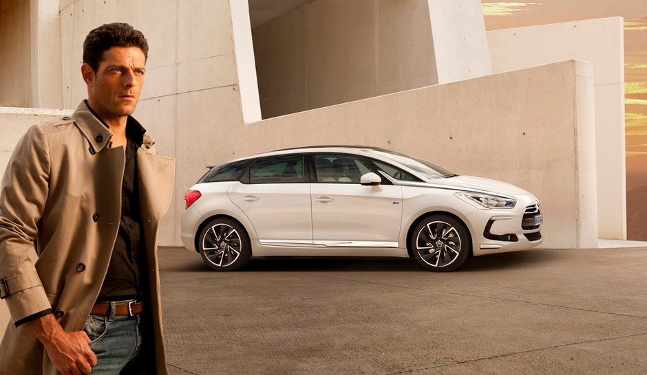 Citroen DS5 Hybrid4: C5 dla wymagających