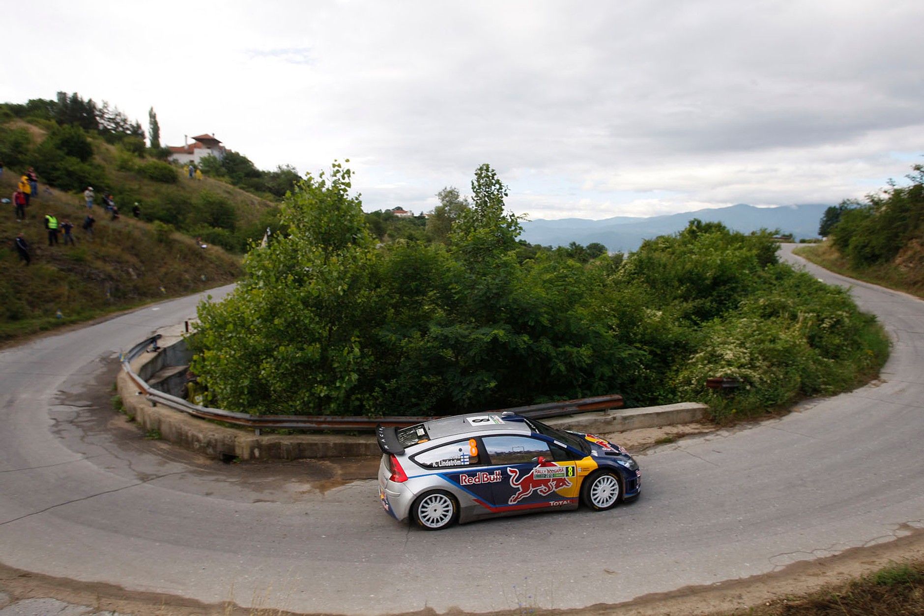 Citroën Total WRT taranuje konkurentów (galeria Rallyworld©Willy Weyens)