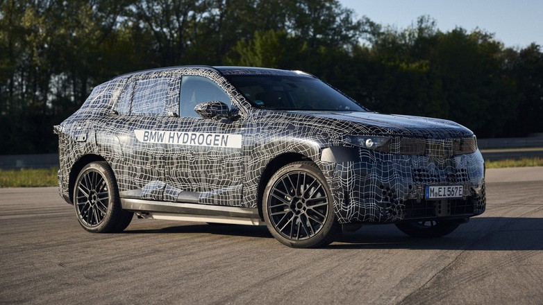 BMW X5 (5. generacja; samochód w kamuflażu)