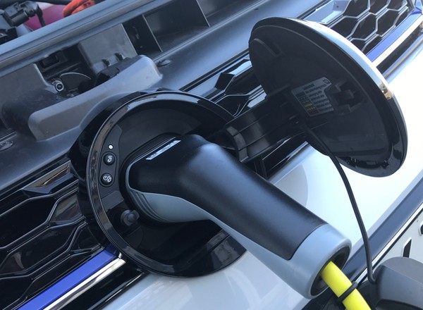 Rządowe dopłaty do zakupu „elektryków” to fikcja?