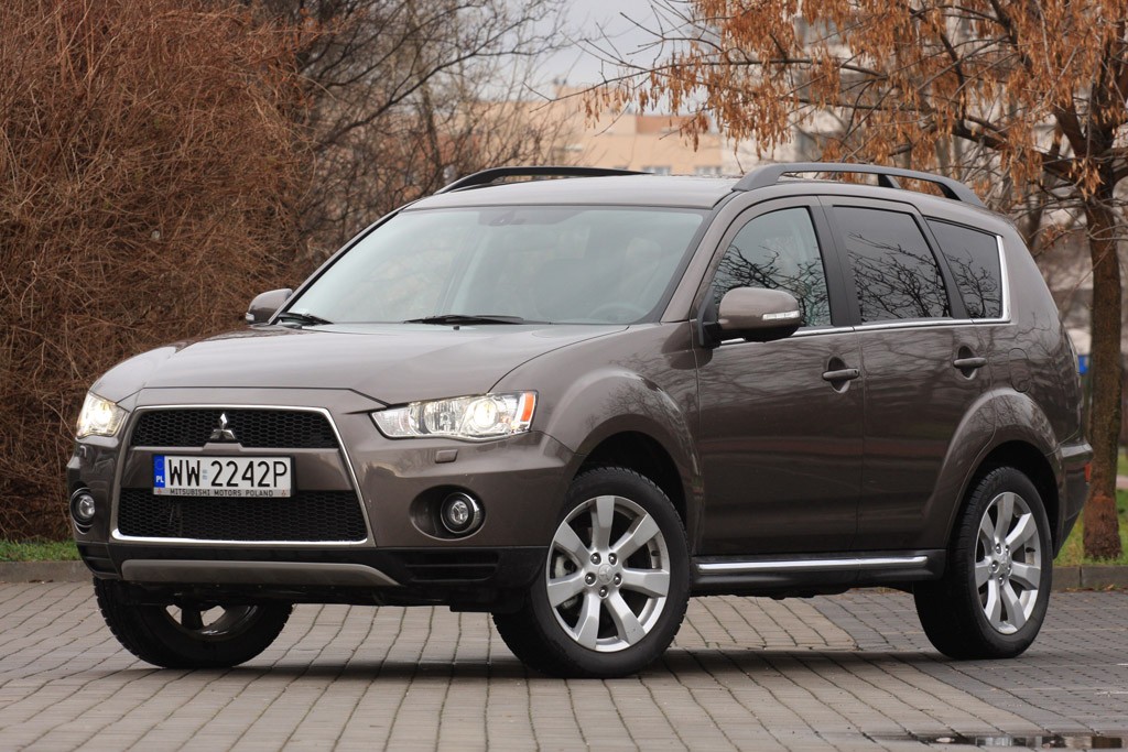Mitsubishi Outlander CVT: czy to wersja dla mieszczuchów?
