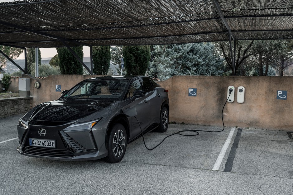 Lexus RZ 450e 2023