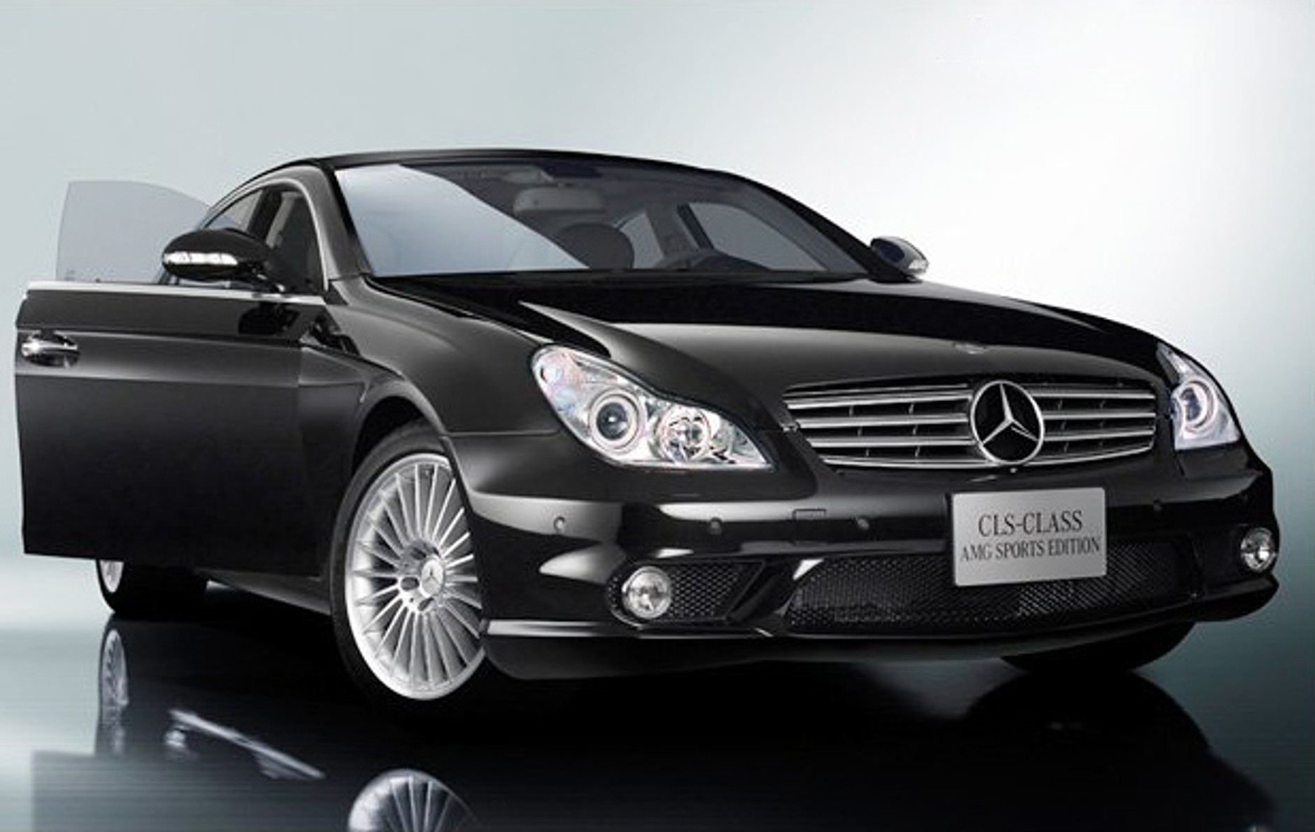 Japonia: Mercedes-Benz CLS 350 AMG Sports Edition
