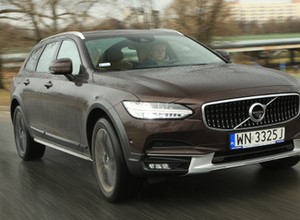 Volvo V90 Cross Country D4 – modnie na pewno, ale czy lepiej? | TEST