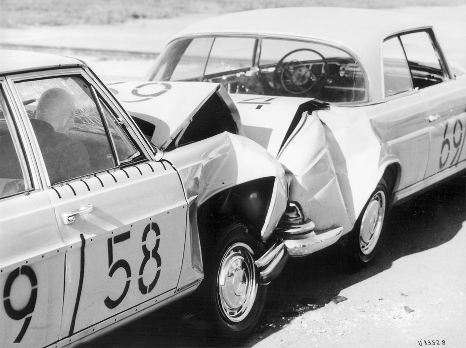 60 lat testów zderzeniowych Mercedes-Benz