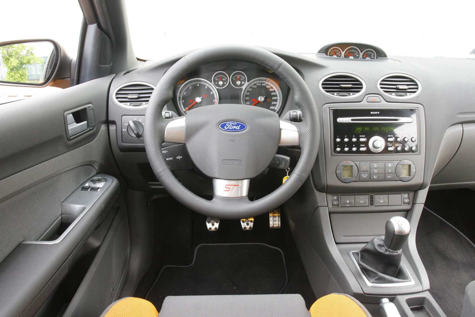 Opel Vectra GTS 2.8 V6 Turbo kontra Ford Focus ST: druga strona mocy