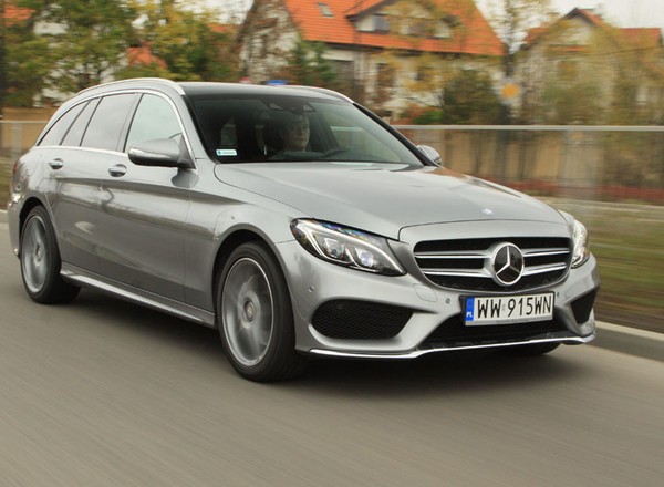 Test Mercedesa klasy C - Kosmiczny styl i cena