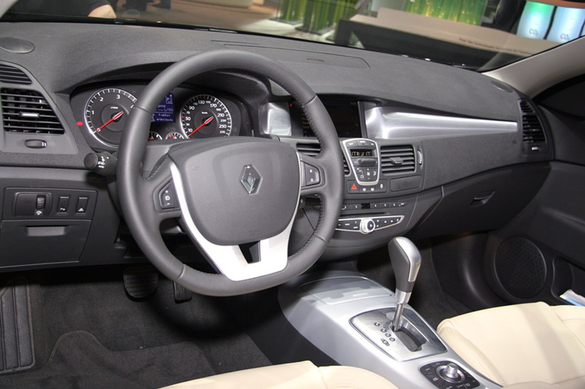 Paryż 2008: Renault Mégane – pierwsze wrażenia (wideo)