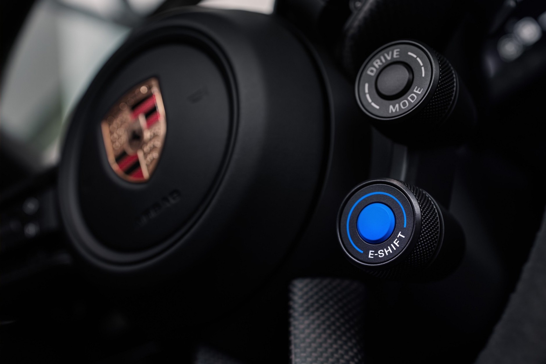 Porsche Taycan GTS z systemem E-Shift (2027)