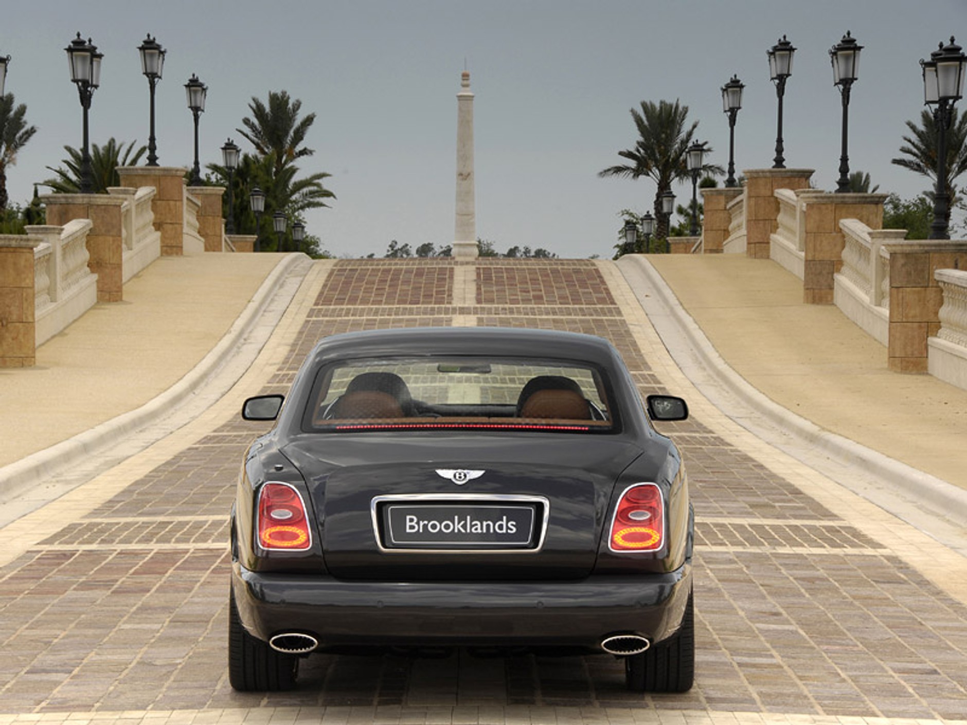 Bentley Brooklands: oficjalne dane techniczne