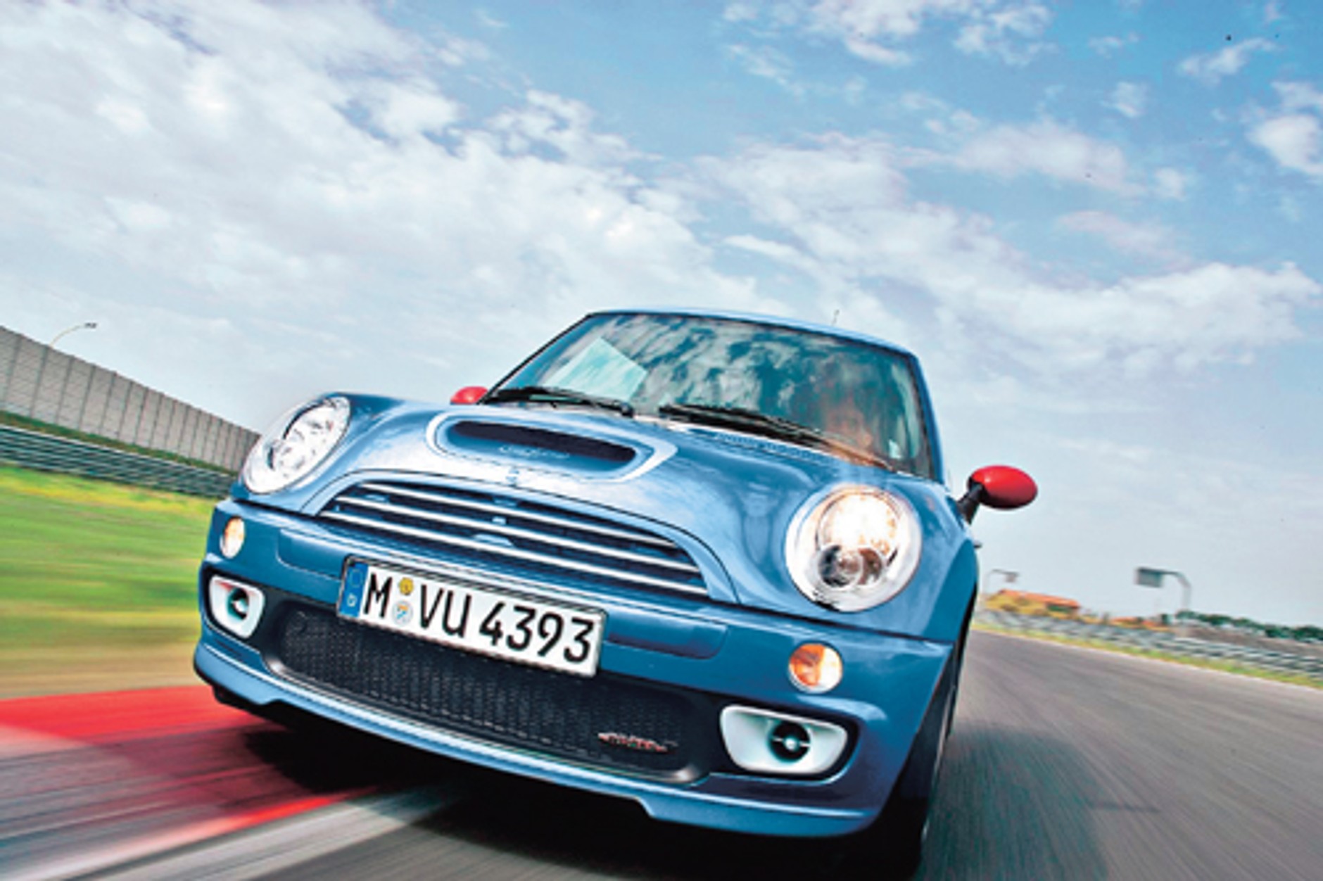 Renault Clio, Seat Leon, Nissan Micra, Mini Cooper S -  Wystrzałowe minibolidy