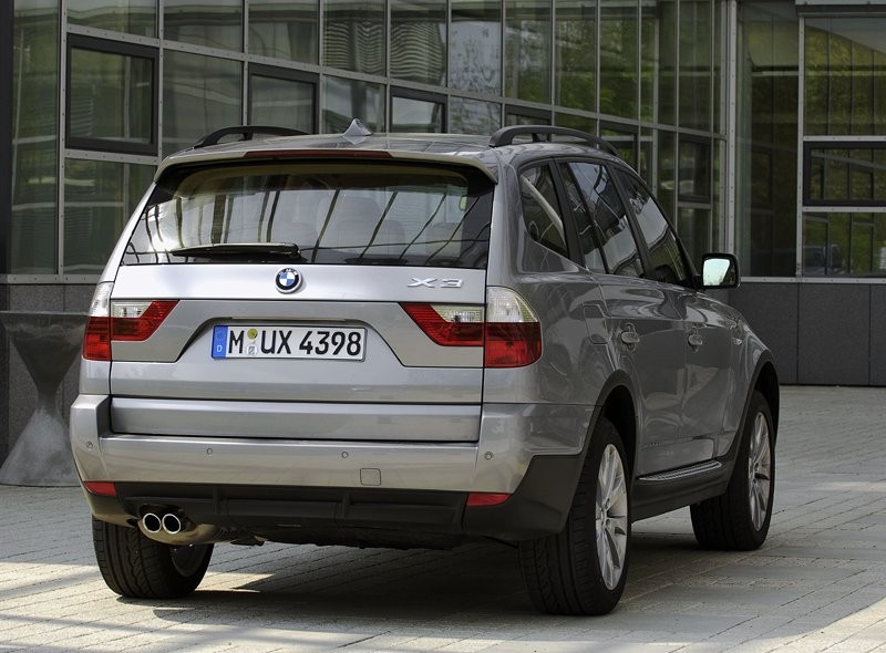 BMW X3 po face liftingu z nowym silnikiem twin turbo
