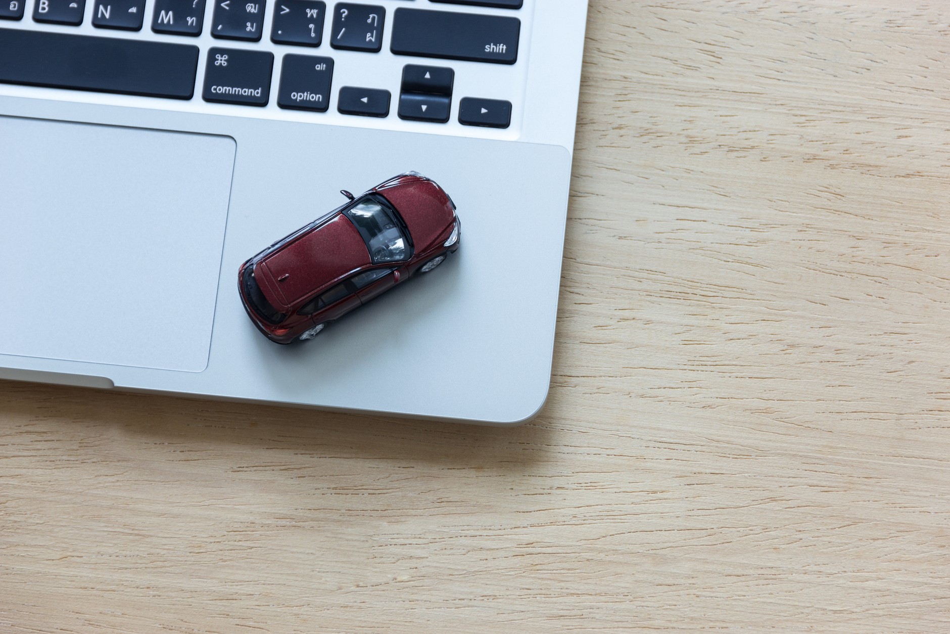 Ogłoszenie sprzedaży samochodu w internecie