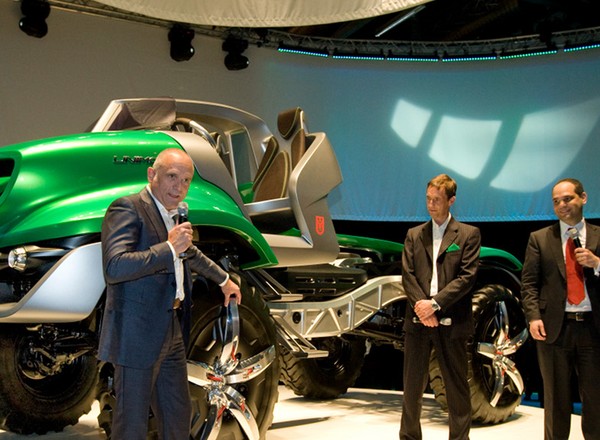 Efektowny Unimog Cabrio na 60-lecie